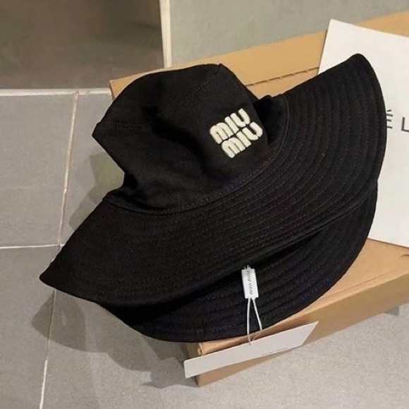 Miu Miu Black Bucket Hat - Picture 6 of 7